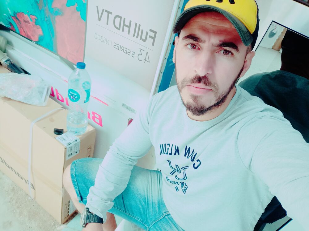  Algiers,   Salim, 32 ,   ,   