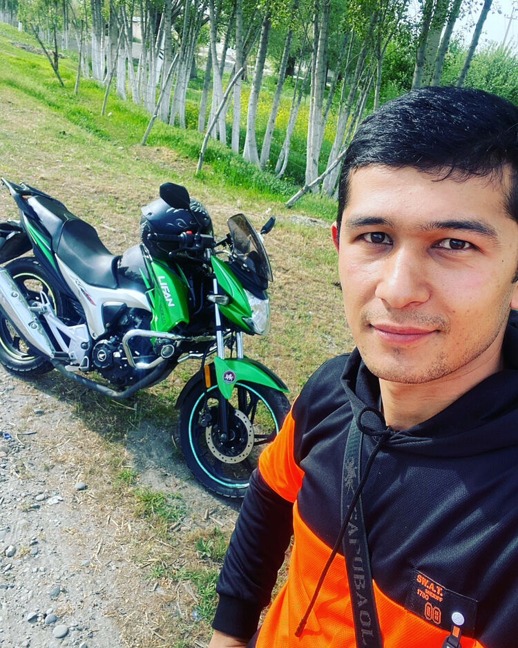  26128572  Bikermen, 28 ,    