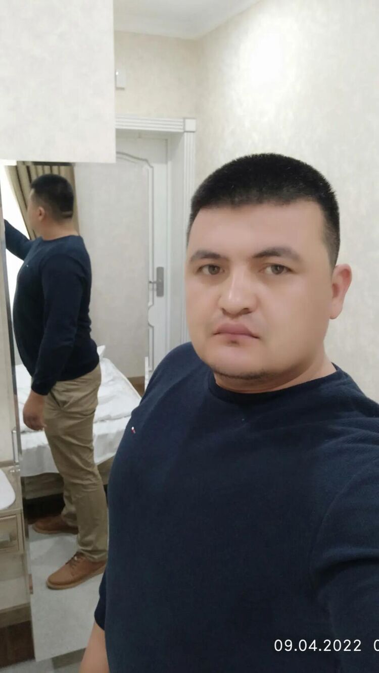 52827042  , 37 ,    