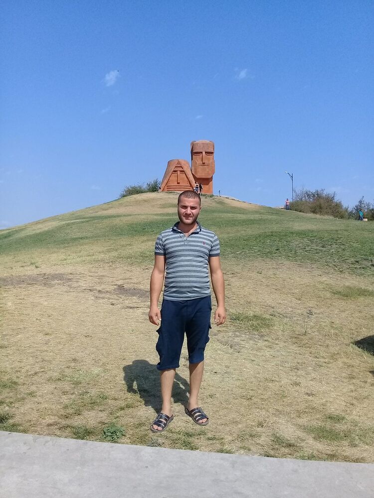  ,   Taron, 36 ,   ,   , c 