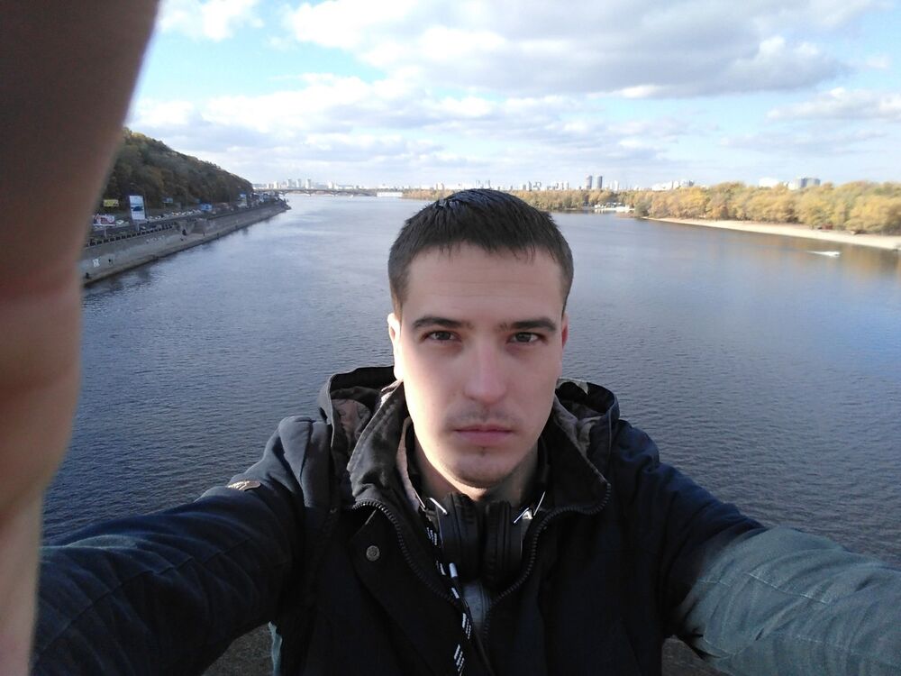  ,   MAKSIM, 34 ,   