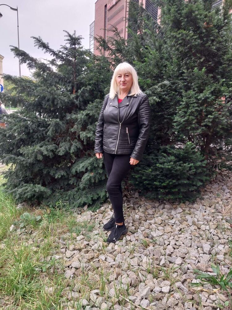  38196992  Lyubov, 54 ,    