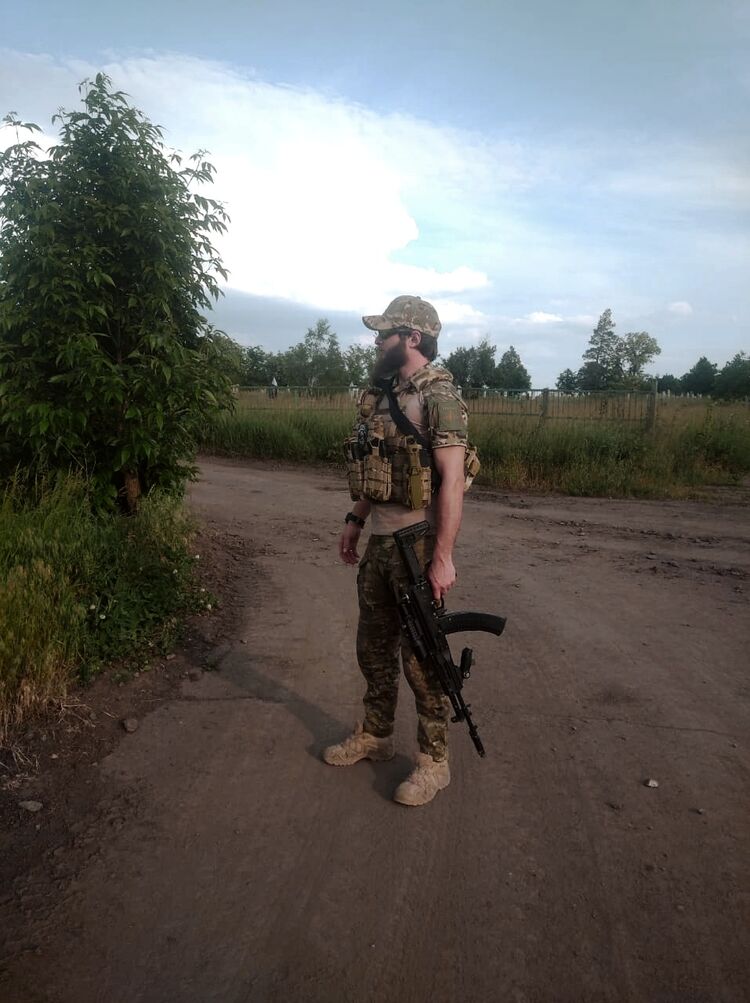  35409722  Stalker, 27 ,    