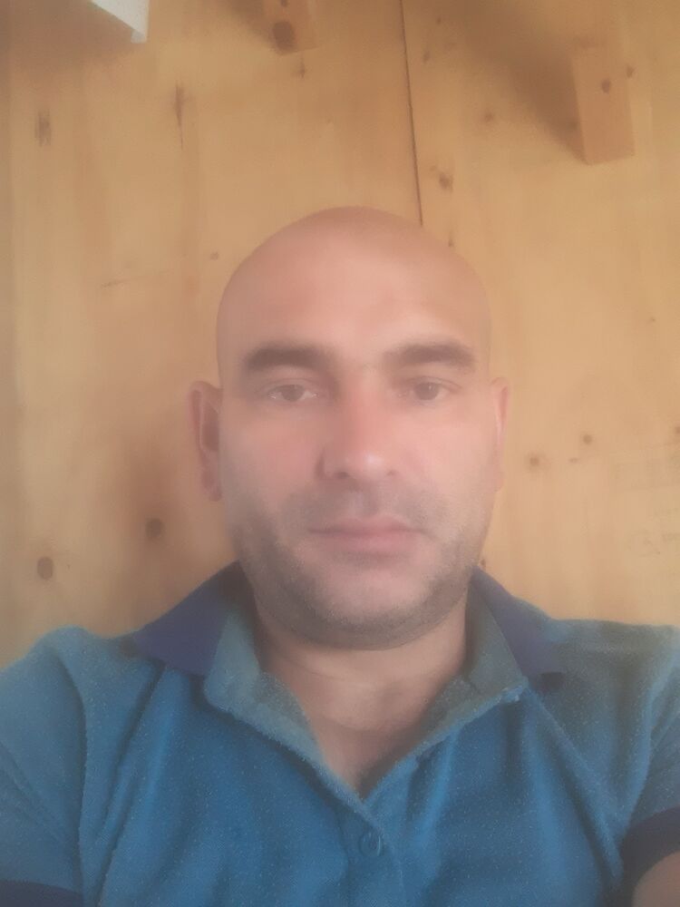  37566062  Atash, 44 ,    