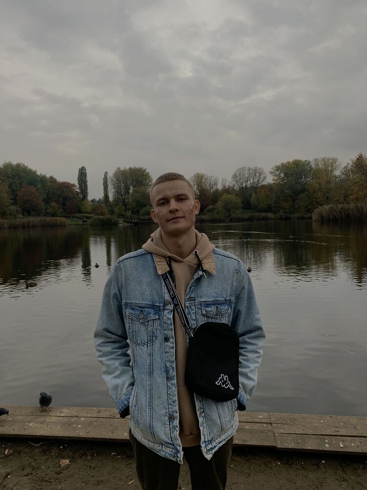  30724902  Denis, 20 ,    Warszawa