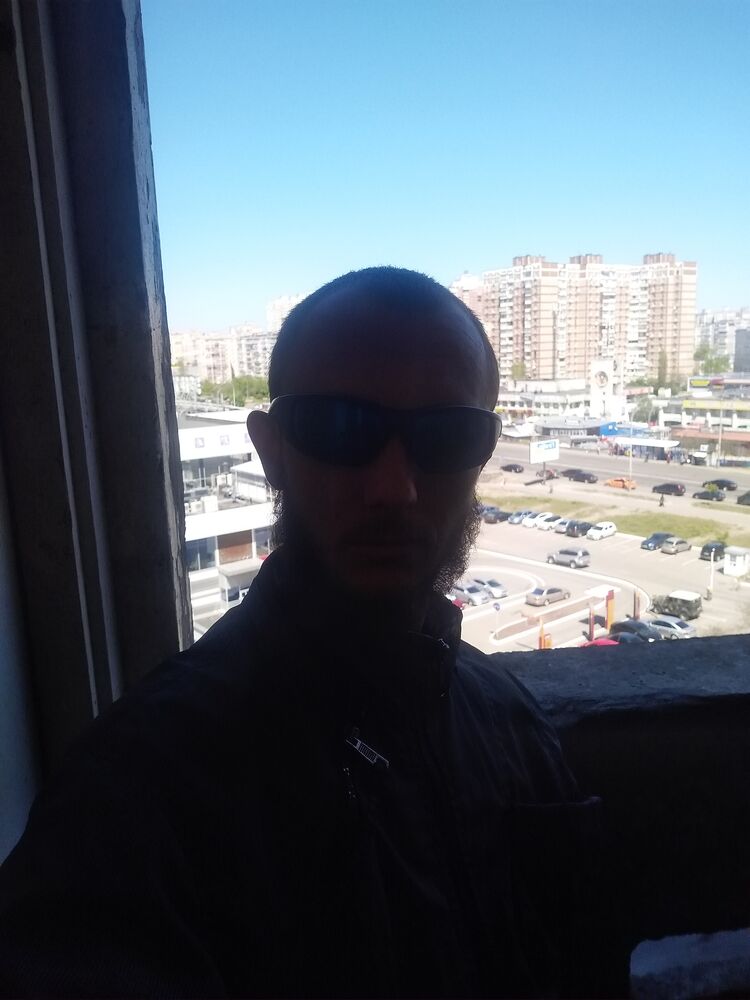  23058942  , 28 ,    