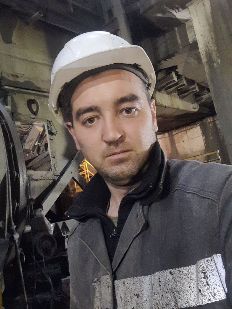  46148982  , 37 ,    