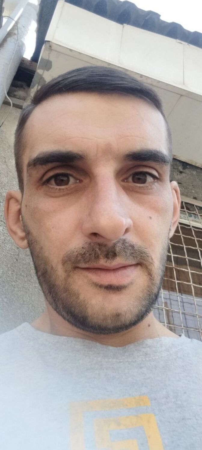  48835032  Ayk, 35 ,    