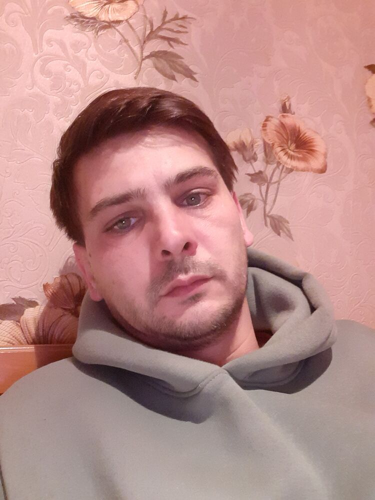  ,   Sergiu, 37 ,   ,   , c 