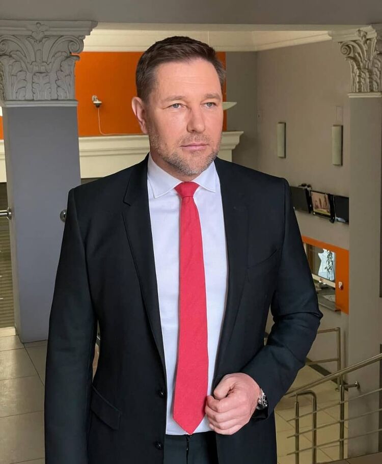 ���� 38120042 ������� Richard Noah, 50 ���, ���� ���������� � ������