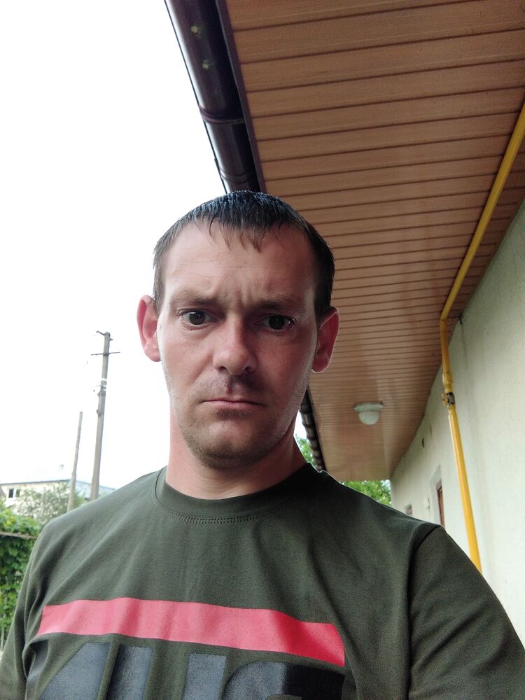  23044922  Denuk, 38 ,    -