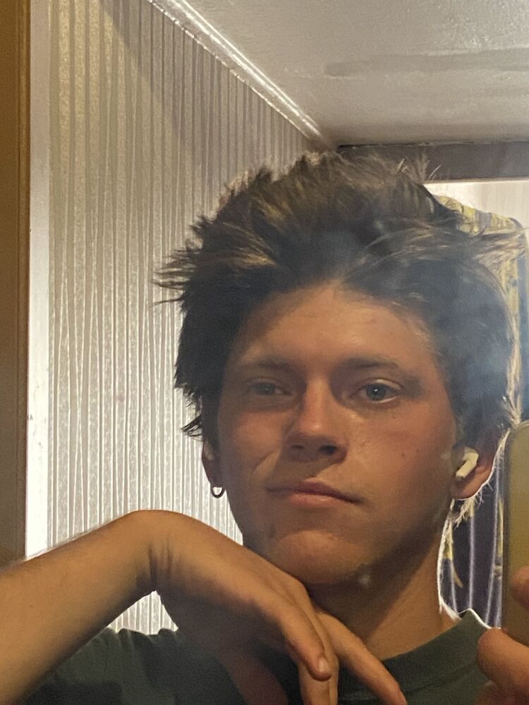  46817772  Vlad, 22 ,    