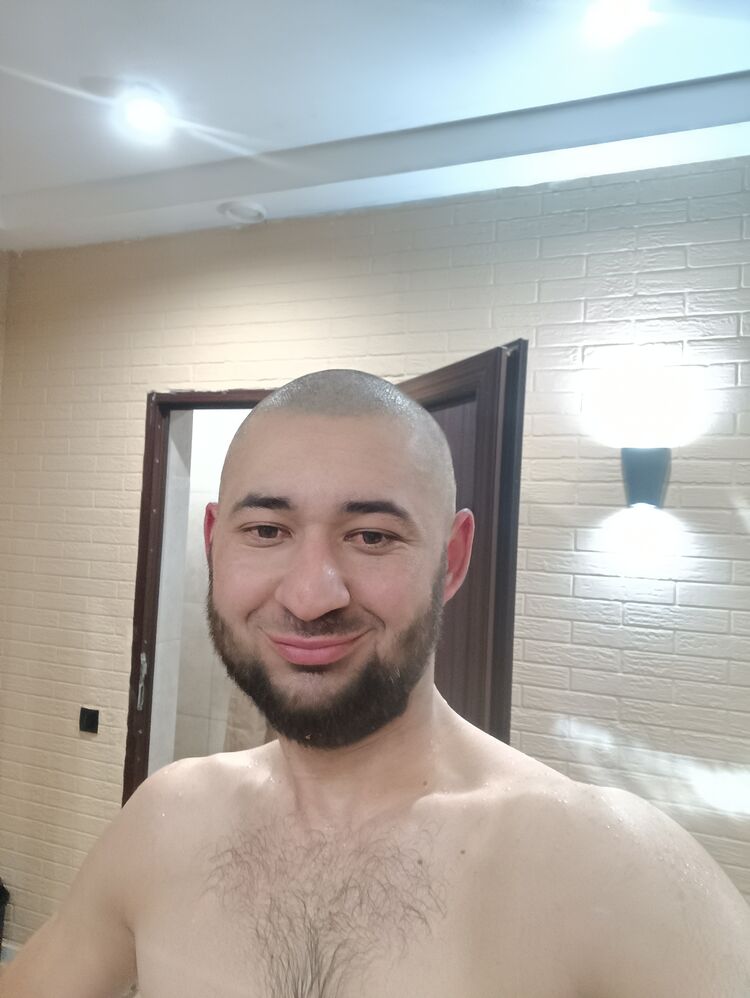  52625932  Asatbek, 22 ,    