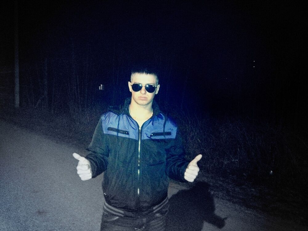  6910872  Maksim, 28 ,    