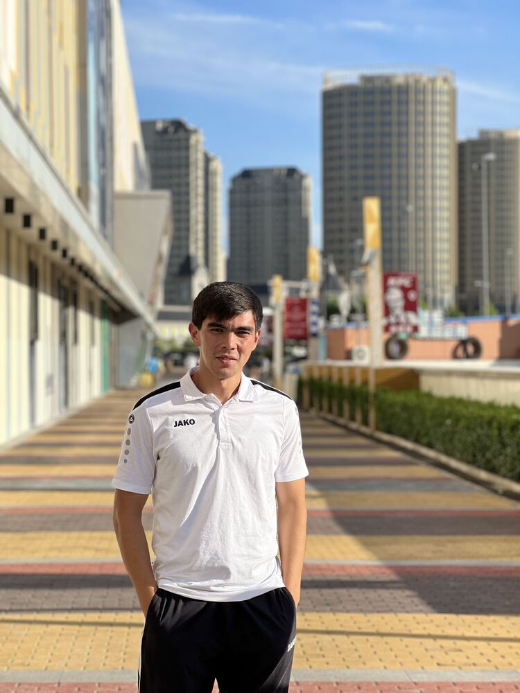  Surakarta,   Murad, 28 ,   ,   