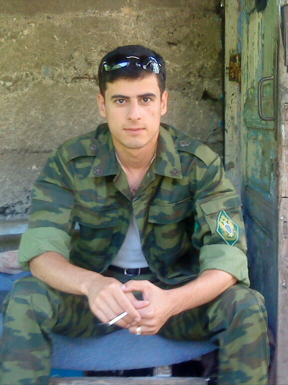  ,   Goga, 35 ,   