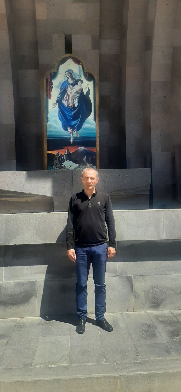  ,   Garik, 43 ,   ,   