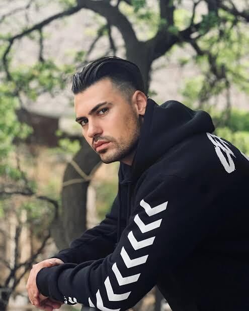  53749052  , 25 ,    -