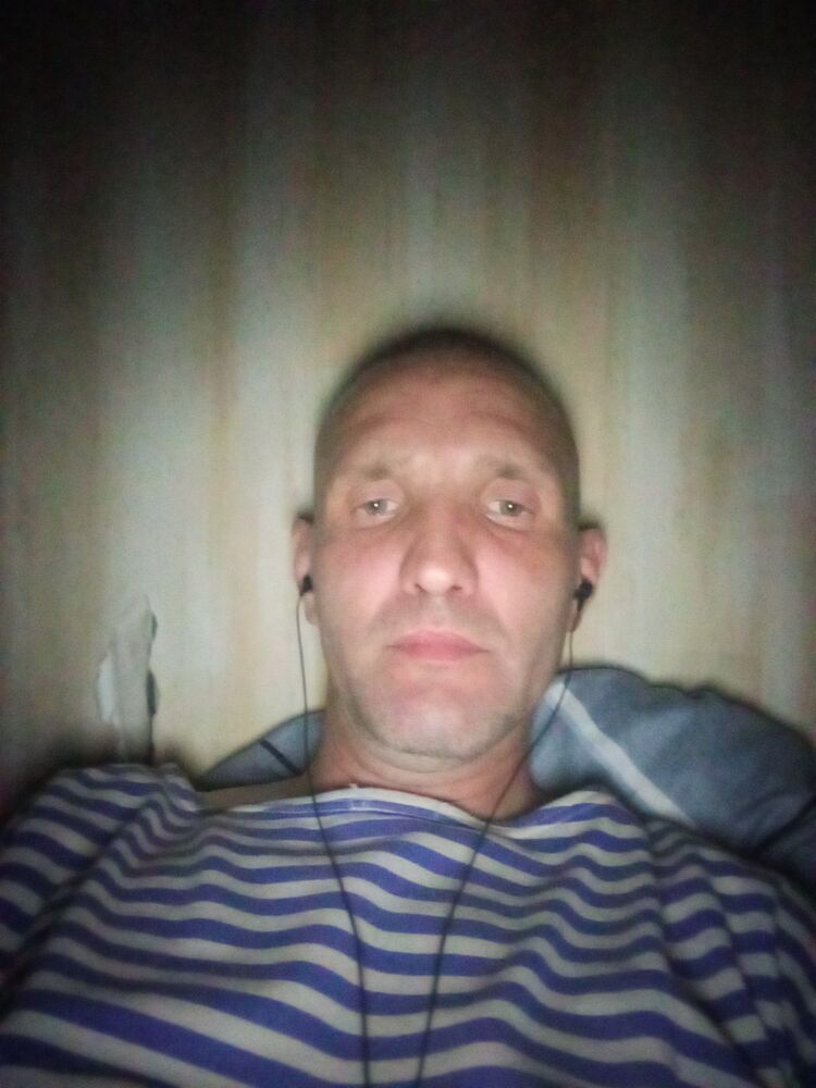  34829812  Ivan, 41 ,    