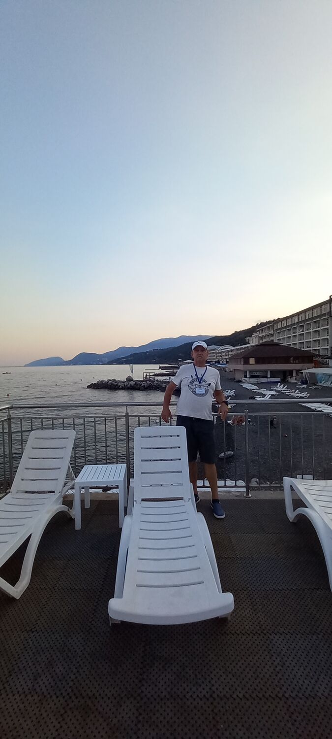  45003332  Oleg, 57 ,    
