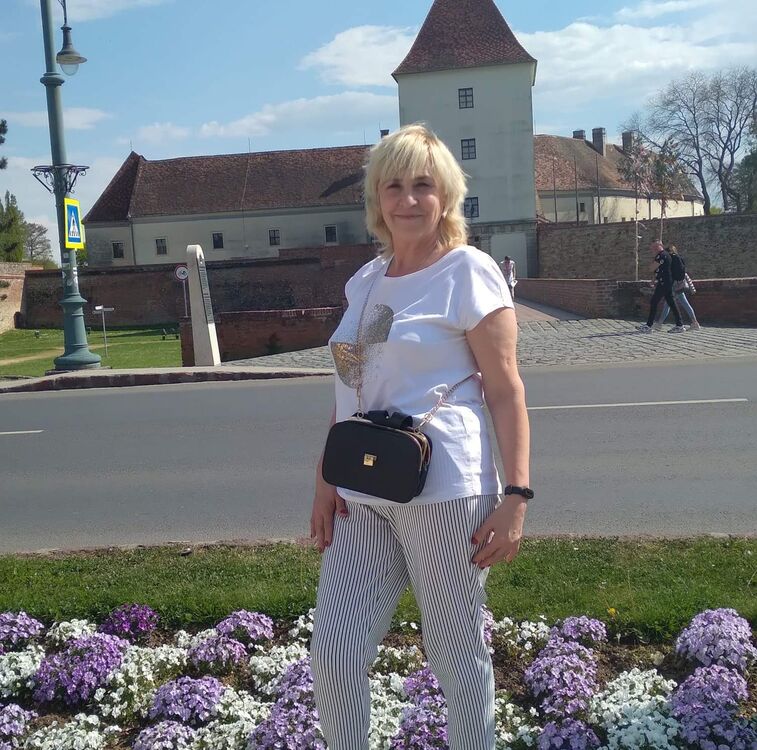  43492422  Olga, 48 ,    