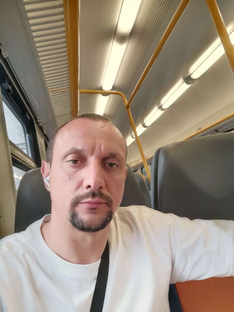  52057812  , 41 ,    