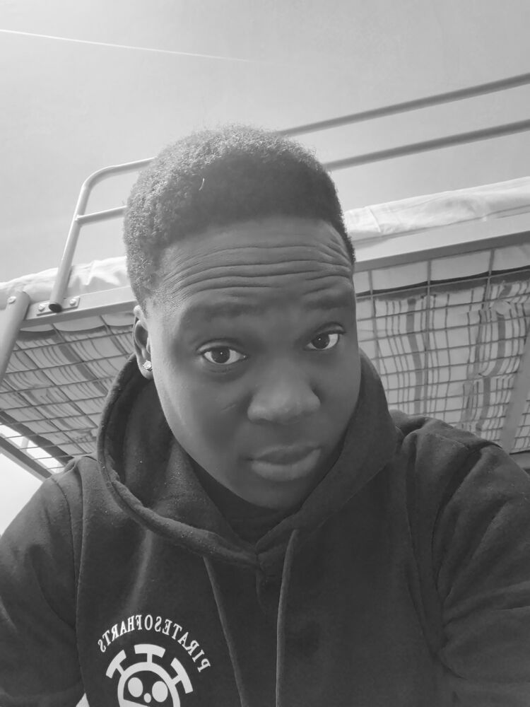  22724982  Usher, 31 ,    