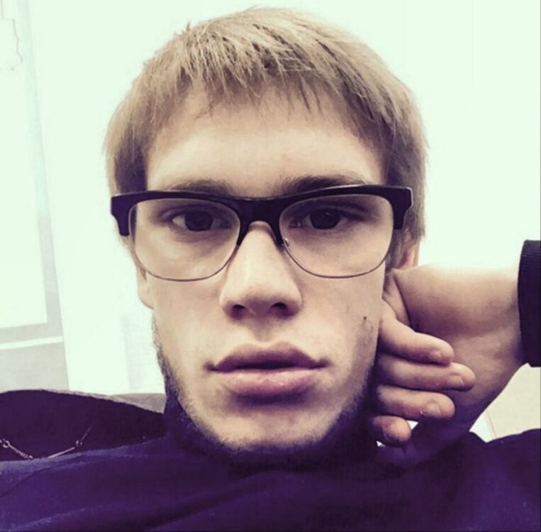  18146982  Alexander, 33 ,    