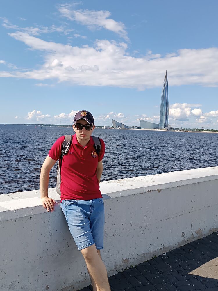  44351542  Vladimir, 26 ,    