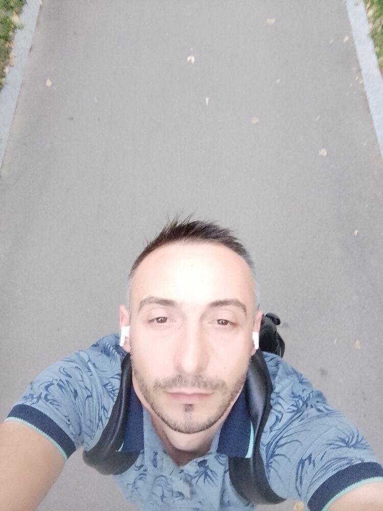  48089682  , 38 ,    