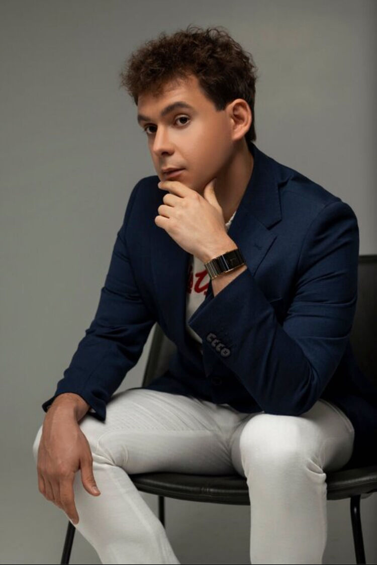  40665322  , 33 ,    -