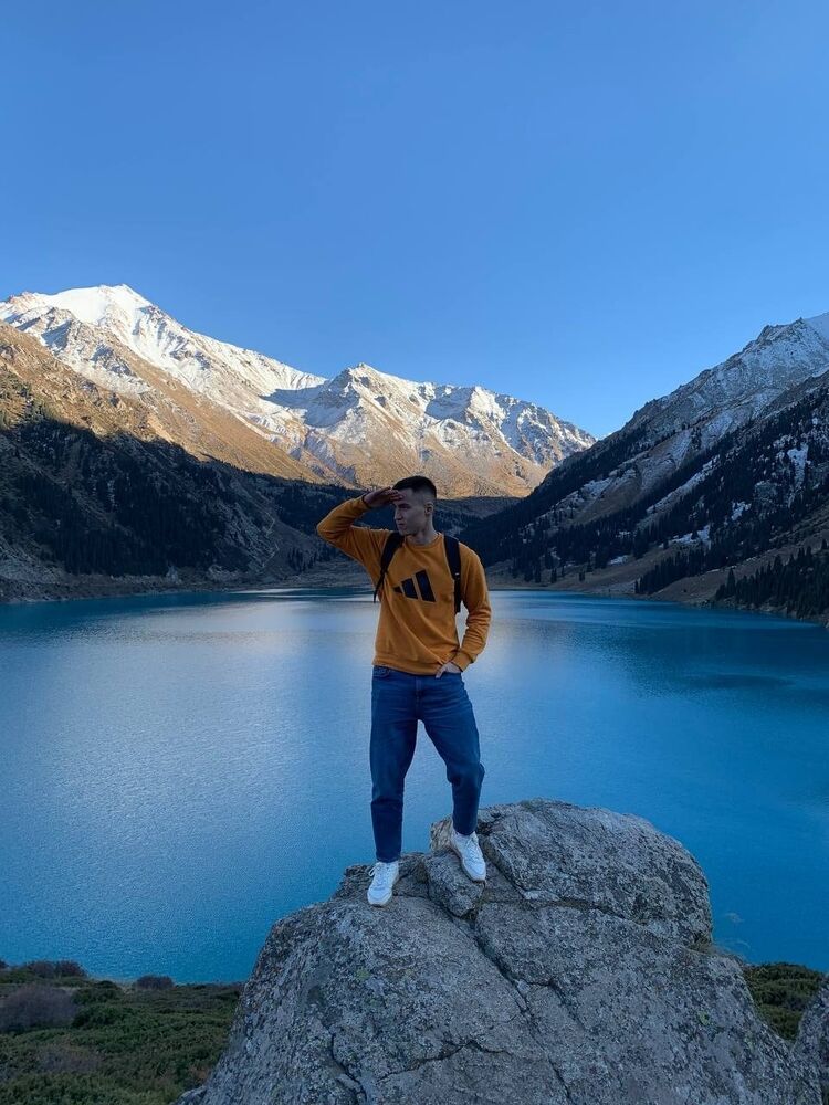  52605602  Alexander, 27 ,    