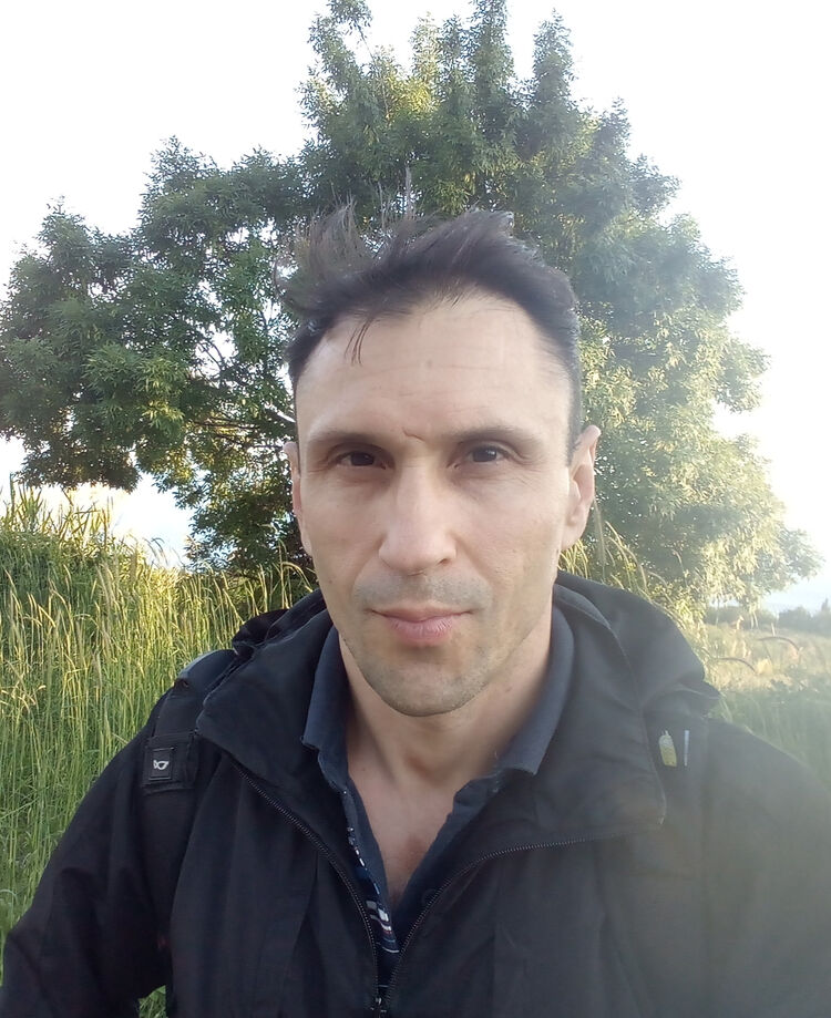  43469192  Pavel, 45 ,    