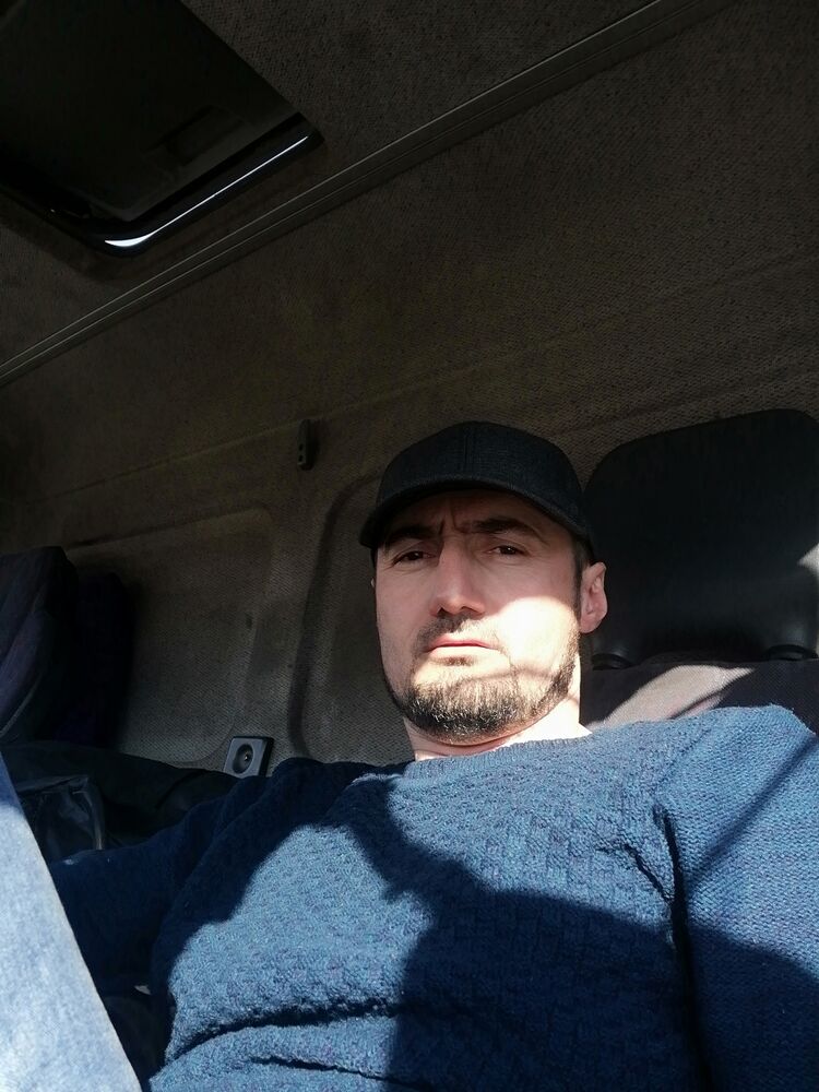  26694242  Bakhtiyor, 39 ,    