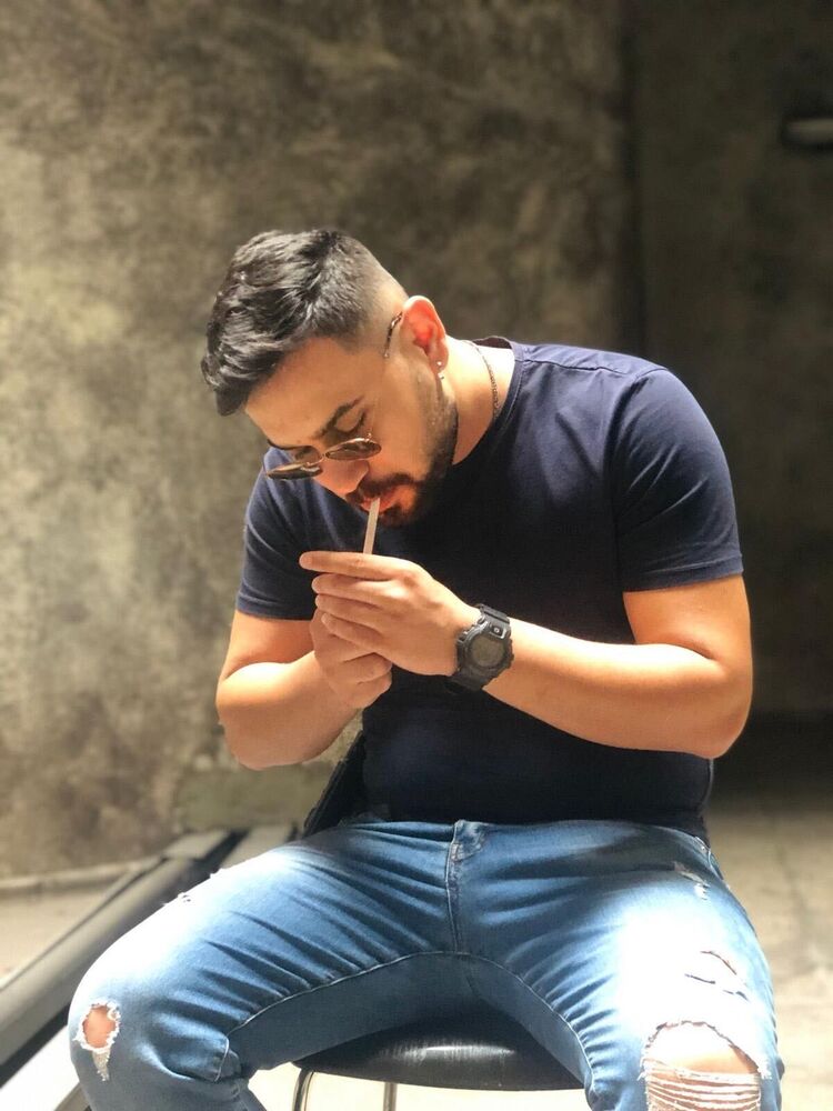  52519622  Alper, 32 ,    