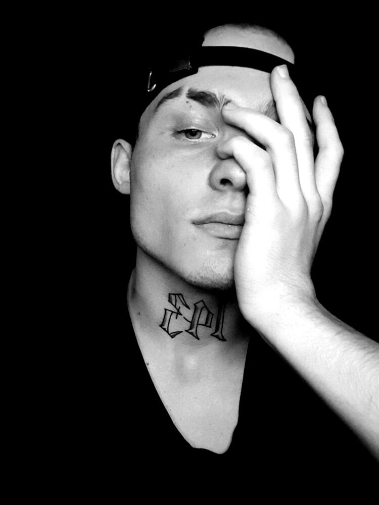  43339182  Skrilloff, 26 ,    