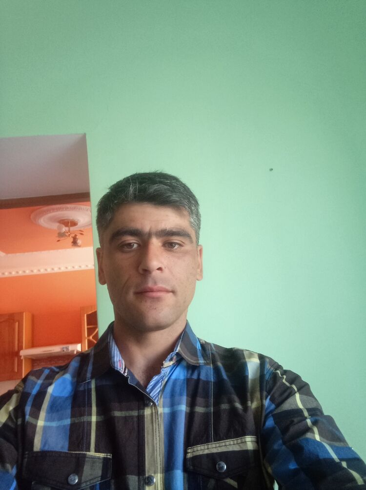  31599662  Leonid, 39 ,    