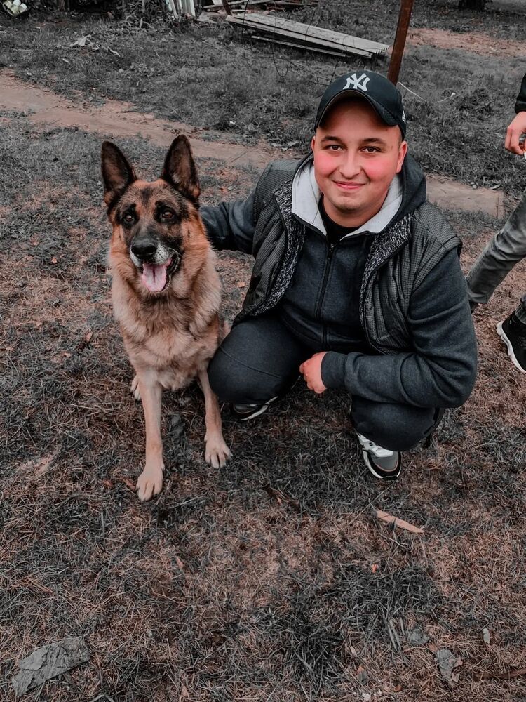  28579042  Mikhail, 29 ,    