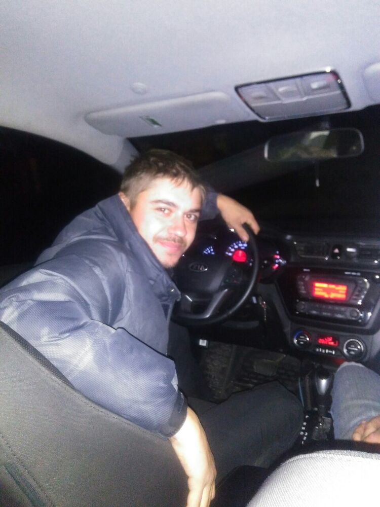  8415222  Vladimir, 37 ,    