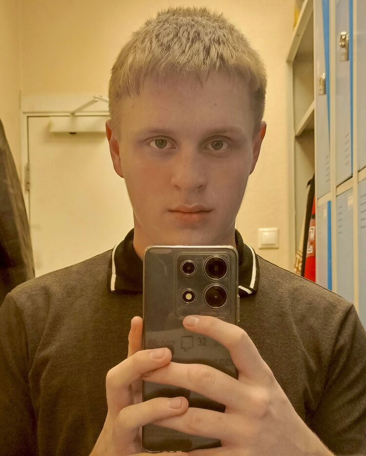  52808162  , 18 ,    