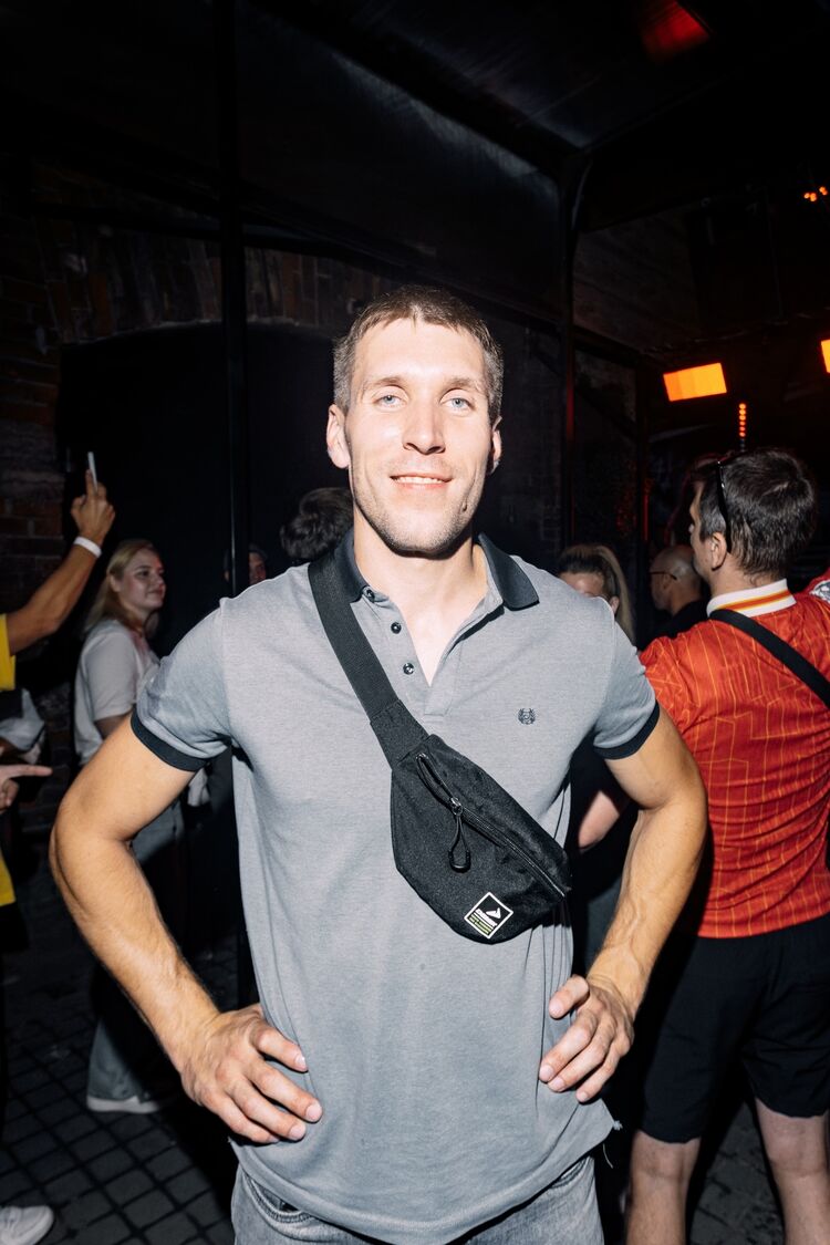  54395692  , 34 ,    -