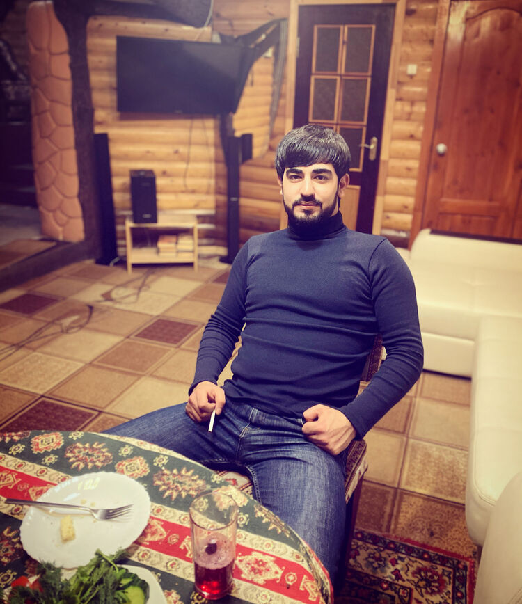  22728062  Zaur, 28 ,    -