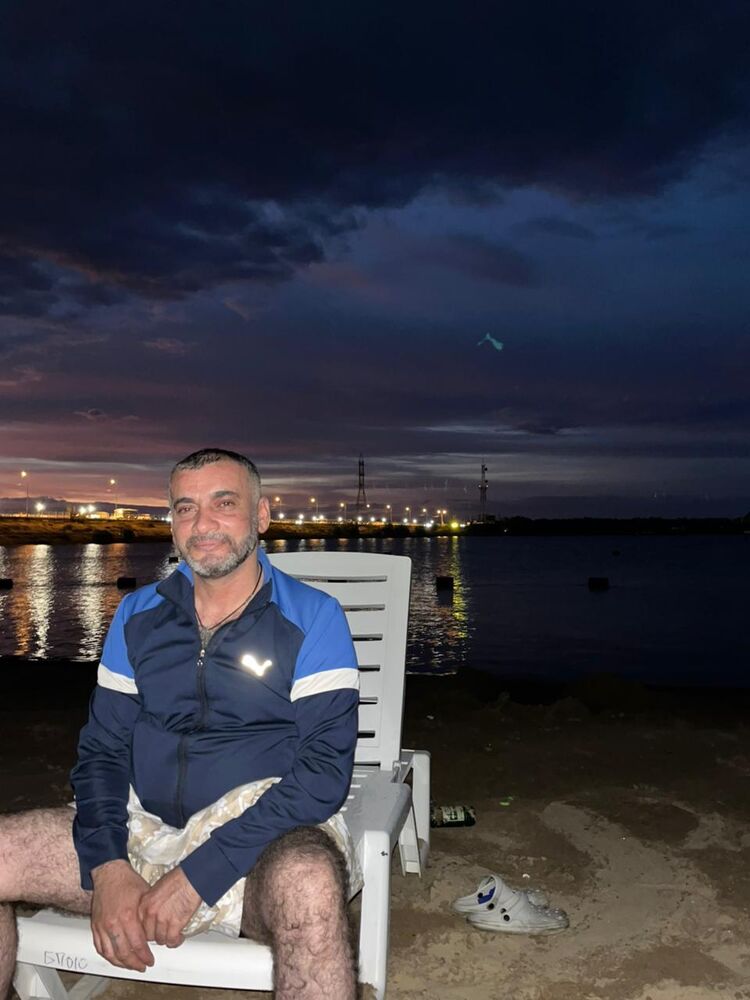  ,   Hayk, 42 ,   ,   
