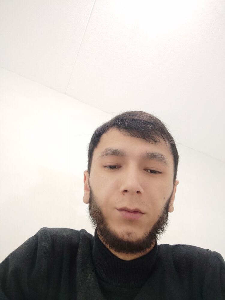  53043572  Roman, 28 ,    