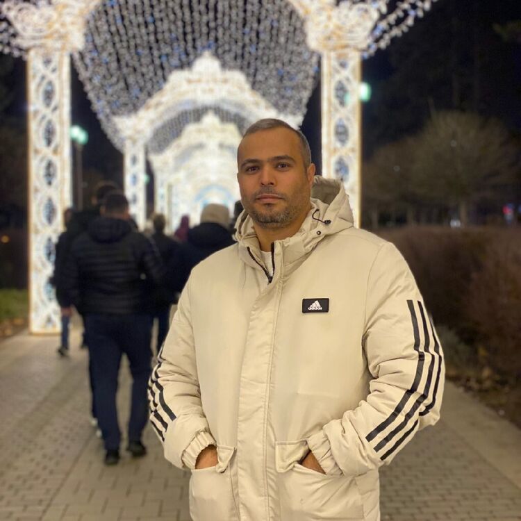  53710462  Youns, 36 ,    