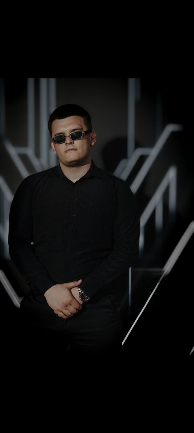  45003162  Artem, 22 ,    --