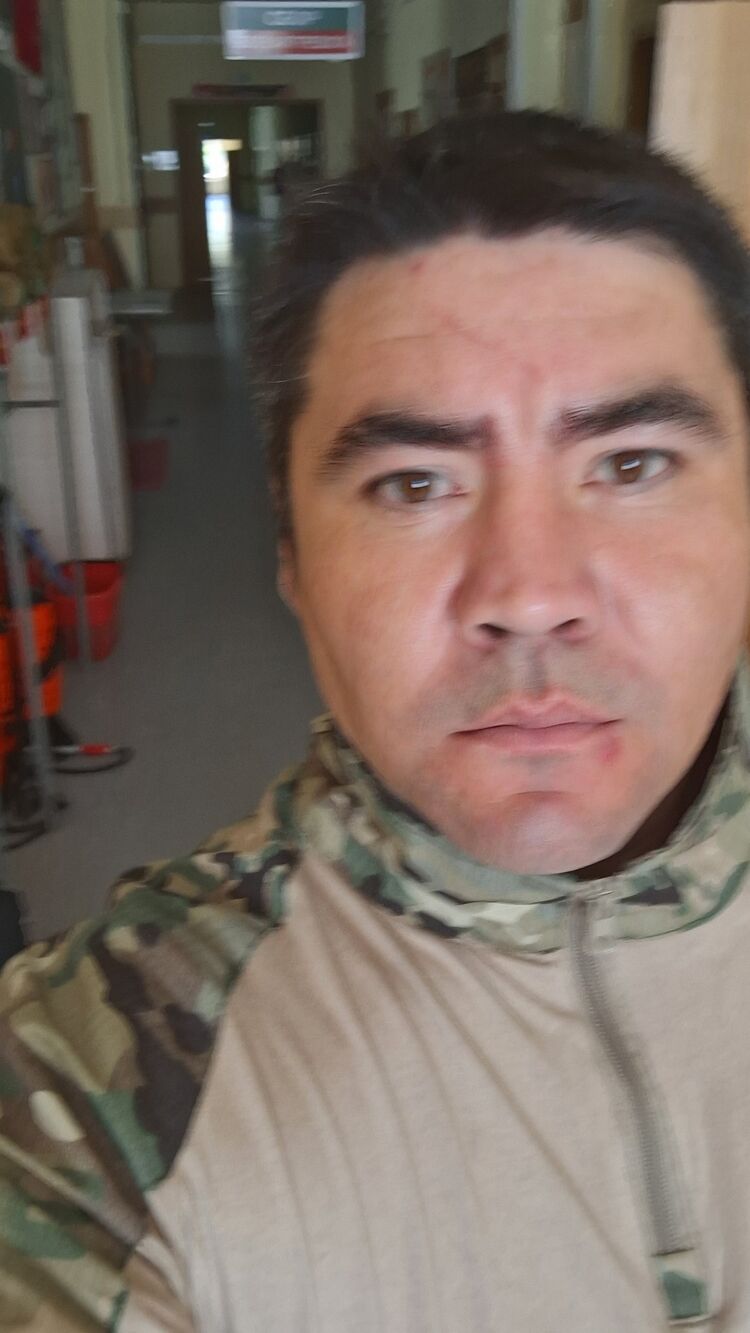  46398632  Viktor, 37 ,    