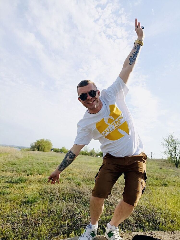  ,   Artem, 37 ,   ,   , c , 