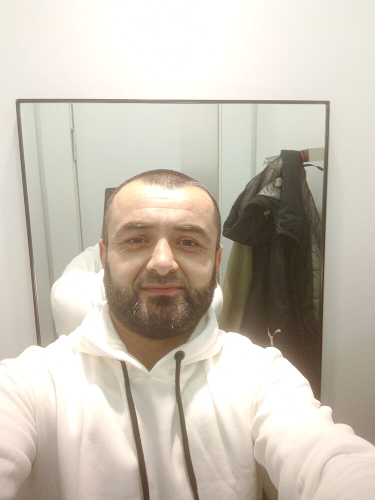  43151332  Suhrar, 43 ,    