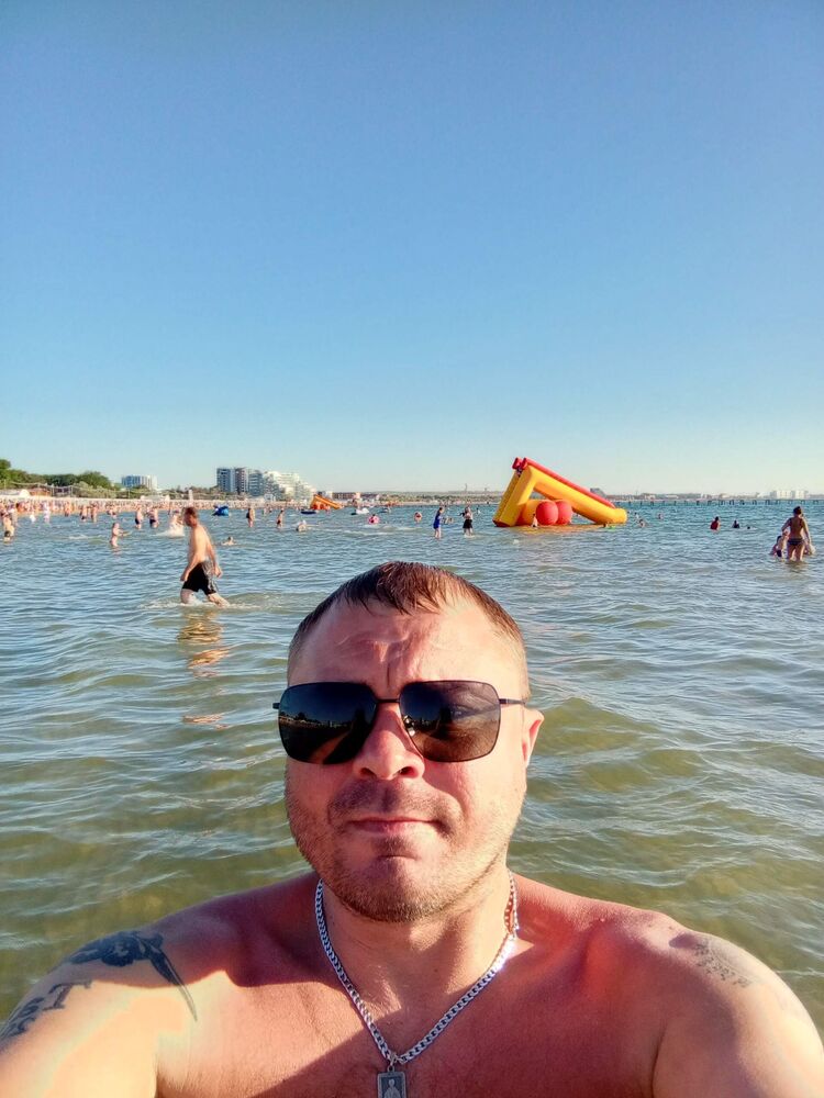  44496142  , 40 ,    